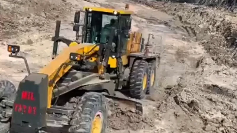 Motoniveladora PY350T